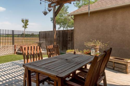 Just Listed! 1635 Monaco Ln 3bd/2ba Clovis Beauty! $284,999
